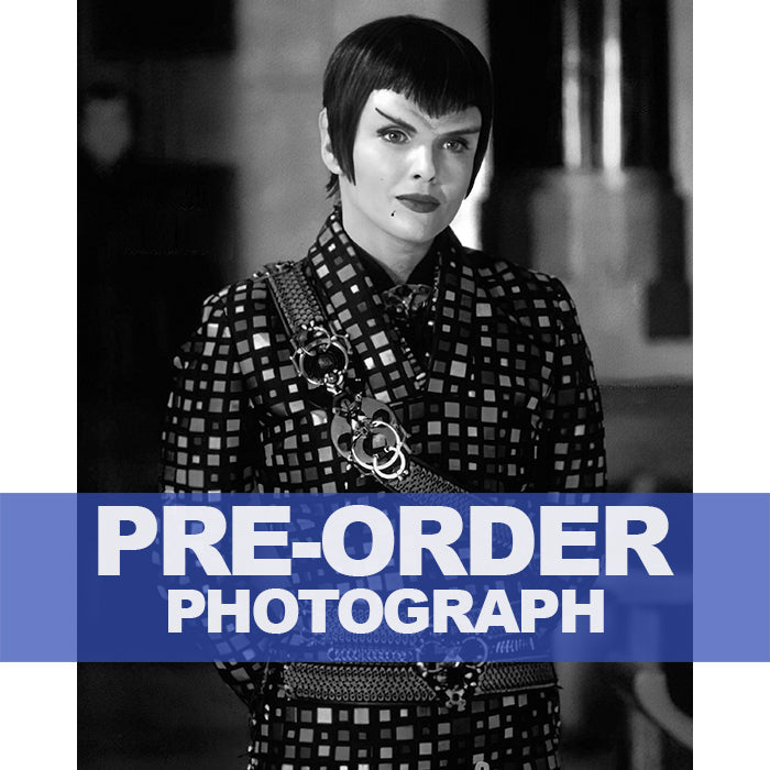 DINA-MEYER-PRE-ORDER-PHOTOGRAPH