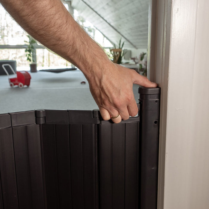 Brown expandable safety gate BabyDan Guard Me Gate Black, perfect retractable baby gate