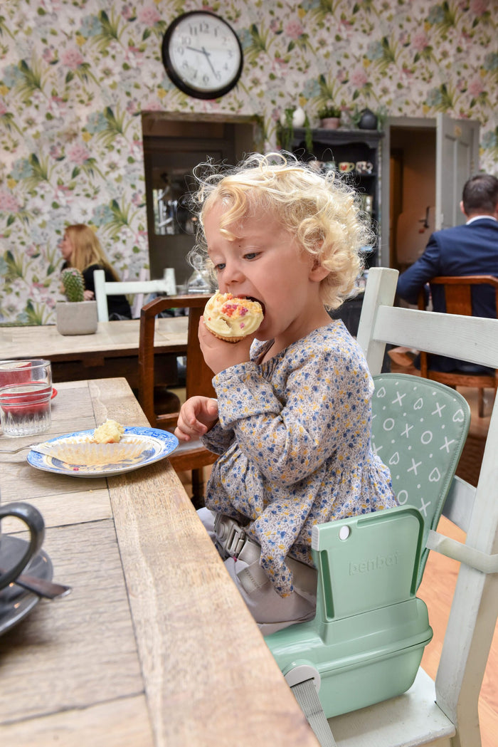 Benbat YummiGo Portable Booster+ Seat | Cashmere Beige