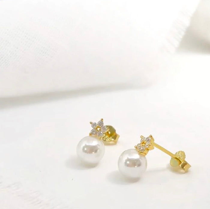 Star Zirconia and Pearl Stud