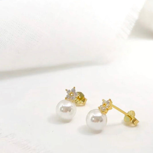 Star Zirconia and Pearl Stud