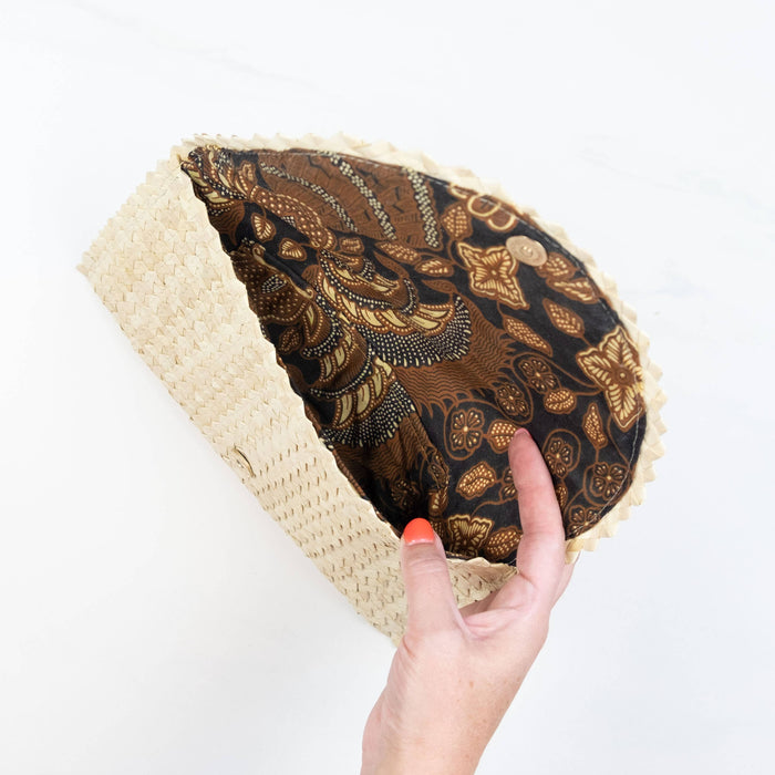 Straw Cove Clutch