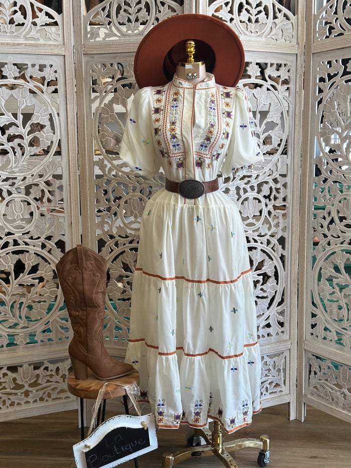 Tiered Embroidered Midi Dress- Not Stretchy, No Estira