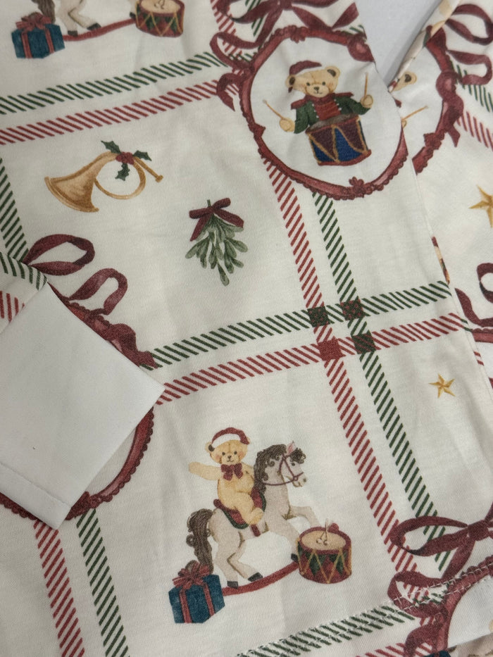 Close-up of collar and holiday print detailing on Xmas Festive Bears pajama set